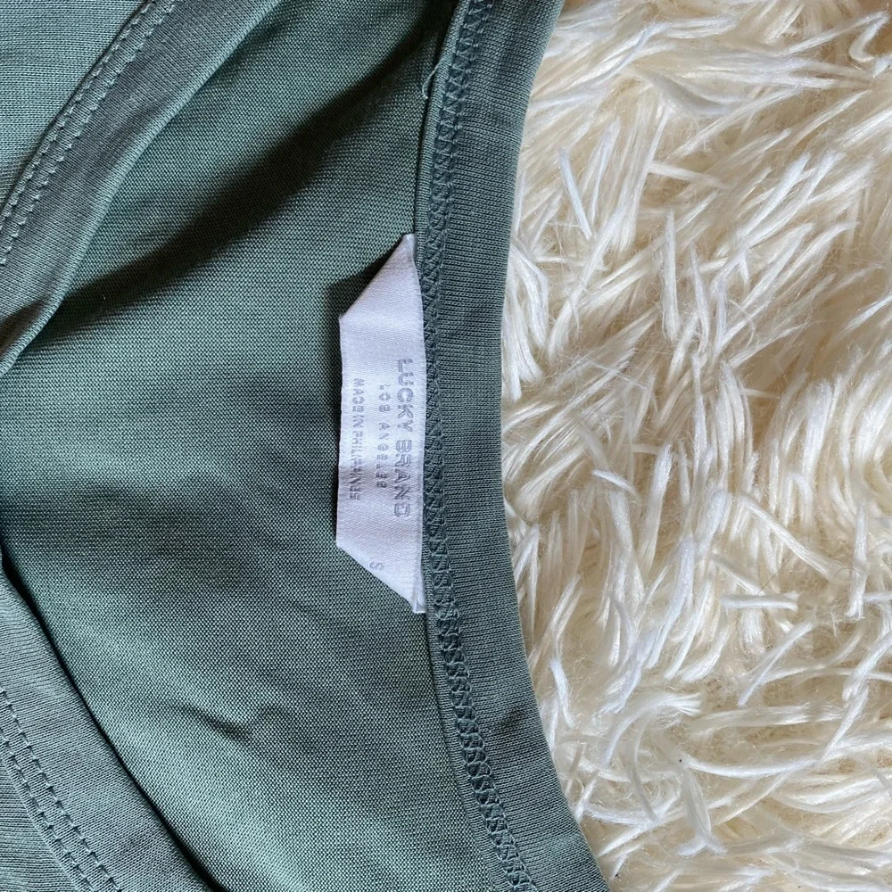 tee - Picture 3 of 3